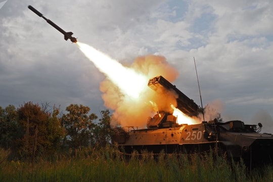 Tên lửa Nga 'đọ' tên lửa Mỹ: Ai thắng? 