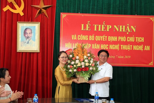 Công bố quyết định Phó Chủ tịch Hội Liên hiệp Văn học Nghệ thuật Nghệ An