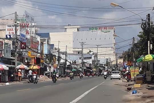 Truy tìm tài xế ô tô tông chết công nhân quét rác rồi bỏ chạy