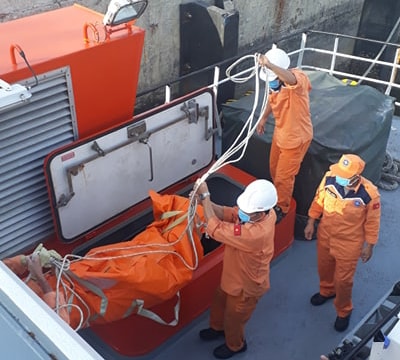 Tiếp nhận một phần thi thể nghi của ngư dân Nghệ An tại vị trí tàu chìm