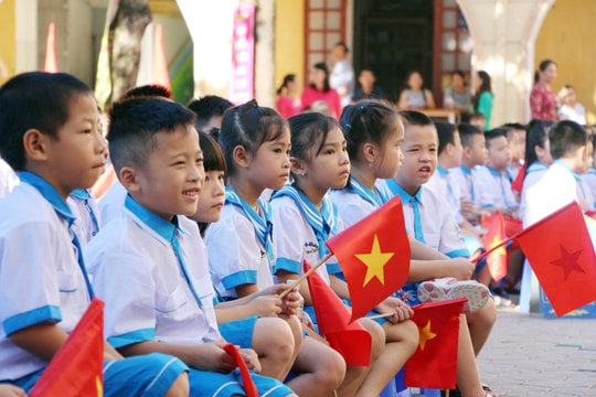 Nghệ An: Các trường sẽ tổ chức bốc thăm chọn lớp, chọn giáo viên chủ nhiệm 