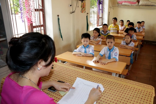 Phụ huynh, nhà quản lý nói gì về việc bốc thăm chọn lớp, chọn giáo viên chủ nhiệm?