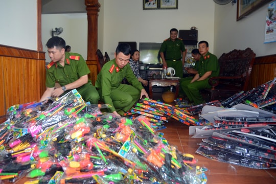Nghệ An thu giữ hàng trăm khẩu súng đồ chơi trẻ em nguy hiểm