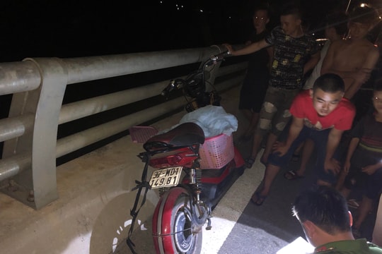 Nghi án người phụ nữ trèo lên cầu Yên Xuân nhảy xuống sông Lam tự tử