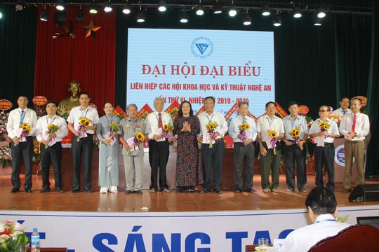 Đồng chí Nguyễn Thị Thu Hường tiếp tục giữ chức Chủ tịch Liên hiệp các Hội Khoa học và Kỹ thuật tỉnh