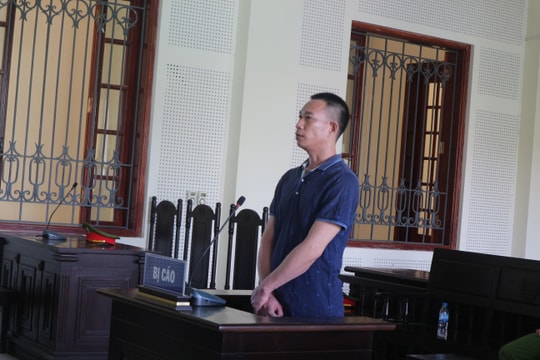 Xách 'giỏ bánh kẹo' đi giao cho khách, tài xế taxi Nghệ An lĩnh án