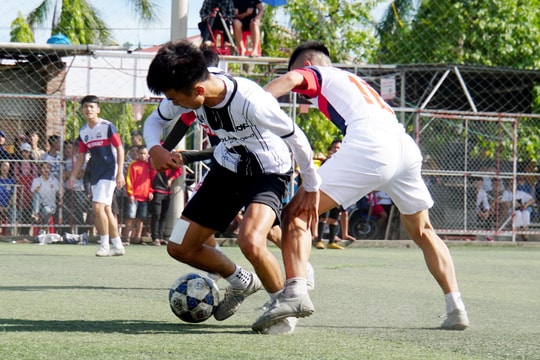 Khai mạc Giải bóng đá SCB THPT Nghệ An mở rộng tranh cúp Miền Trung Computer