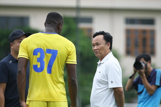 Lãnh đạo SLNA và các đội bóng V.League nói gì về nghi vấn xin, cho điểm? 