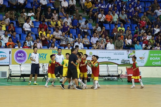 Đánh bại Đà Nẵng kịch tính, U11 SLNA ghi tên mình vào bán kết 