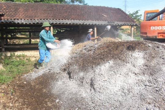 Huyện Anh Sơn hỗ trợ sản xuất 2.500 tấn phân hữu cơ vi sinh