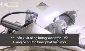 Robot sản xuất tấm pin mặt trời chỉ mất 25 giây