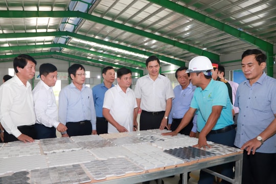 Chủ tịch UBND tỉnh thăm, kiểm tra một số dự án, nhà máy, mô hình phát triển kinh tế tại Nghĩa Đàn