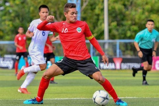 Sốc khi đối thủ của U15 Việt Nam dùng cầu thủ 22 tuổi; Barca rao bán Vidal, Rakitic