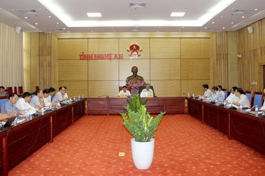 Chủ tịch UBND tỉnh họp các chuyên gia hiến kế về phát triển Nghệ An trong 10 năm tới 
