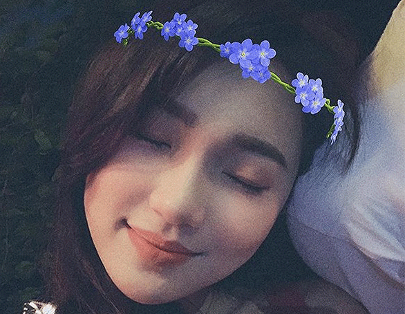 'Người yêu tin đồn' của Phan Văn Đức tựa vai trai lạ ở Nhật Bản