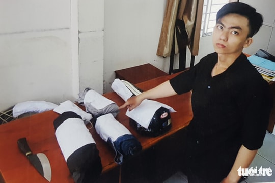 Nghi phạm kề dao vào cổ nữ nhân viên dọa cướp tiền khai gì?