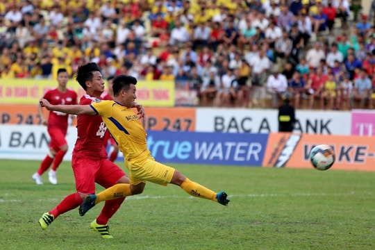 Sông Lam Nghệ An giải cơn khát chiến thắng trong ngày trở về sân Vinh của Quế Ngọc Hải 