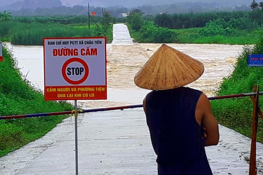 Mưa lớn gây sạt lở, ngập đường ở miền Tây Nghệ An, thủy điện Châu Thắng thông báo xả lũ 