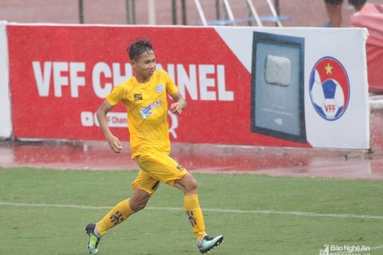Sao trẻ SLNA lập công đưa U15 Việt Nam vào bán kết Đông Nam Á