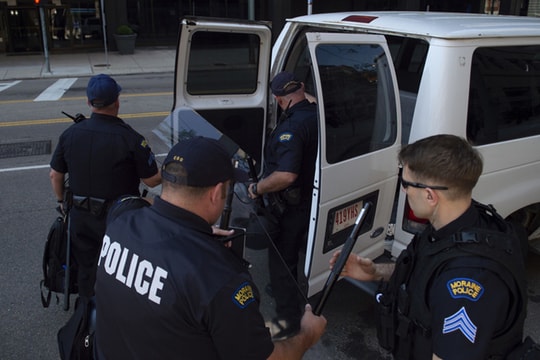 Liên tiếp xảy ra xả súng tại Mỹ; Iran bắt tàu hàng nước ngoài thứ ba chỉ trong một tháng