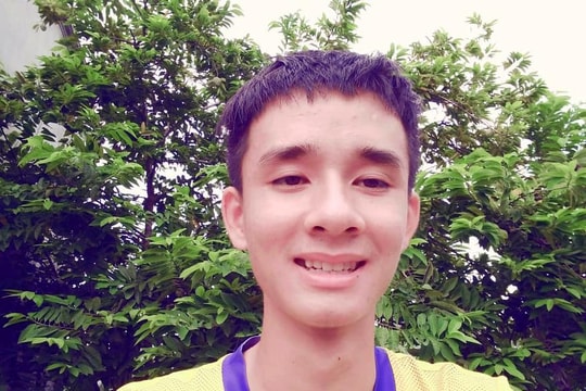 Nam sinh Nghệ An vừa chăm bố bệnh tật, vừa ôn thi vẫn đạt thủ khoa trường làng