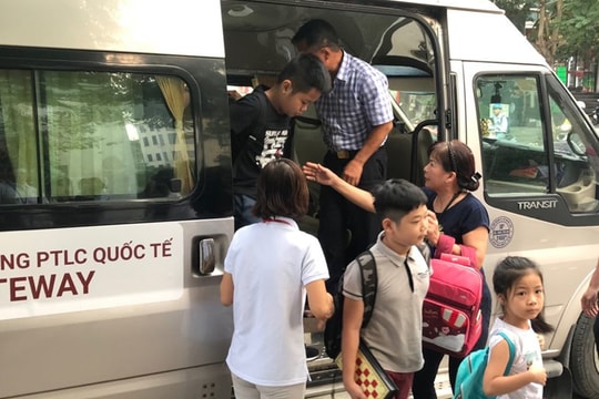 Khởi tố vụ án bé lớp 1 trường Gateway chết vì bị bỏ quên trên xe