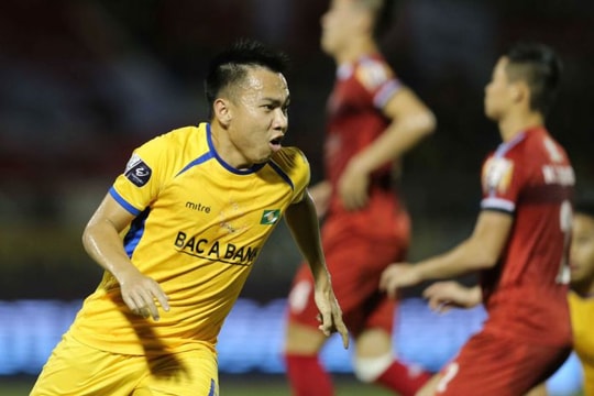 Hồ Khắc Ngọc bị cấm thi đấu, đội hình SLNA 'thủng lỗ chỗ' trước trận gặp Hải Phòng 