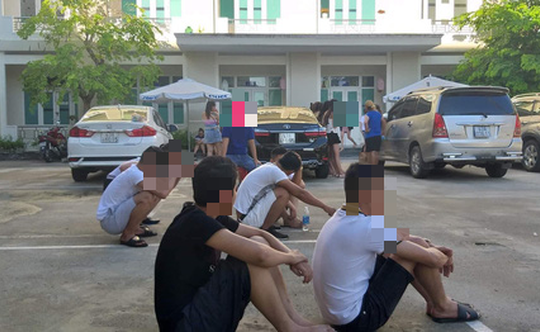 48 nam nữ phê ma túy 'bay lắc' trong quán karaoke lúc rạng sáng