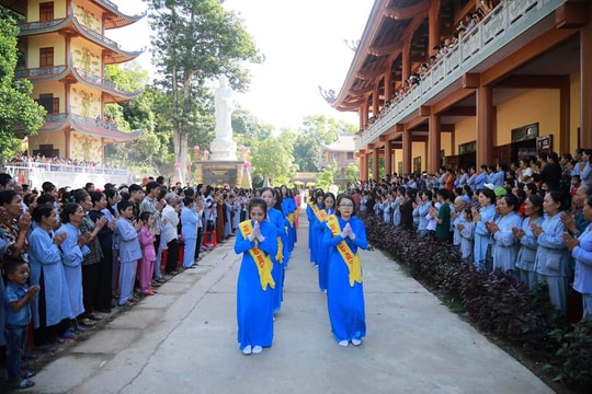 Nhiều chùa ở Nghệ An đồng loạt tổ chức đại lễ Vu Lan thu hút hàng nghìn phật tử