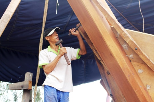 Bấp bênh nghề đóng  tàu thuyền