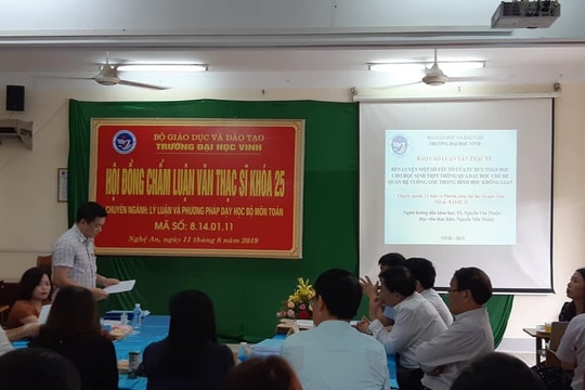 Xúc động buổi bảo vệ luận văn thạc sỹ 'vắng' tác giả ở Nghệ An