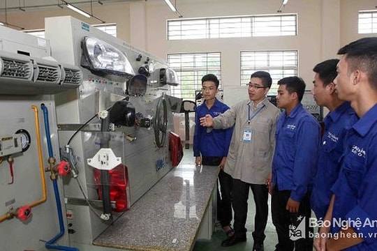 Chú trọng đào tạo nguồn lao động phục vụ các khu công nghiệp, dự án lớn của Nghệ An