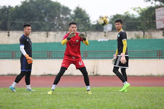 Thủ môn SLNA phải nghỉ thi đấu 2 năm vì chấn thương