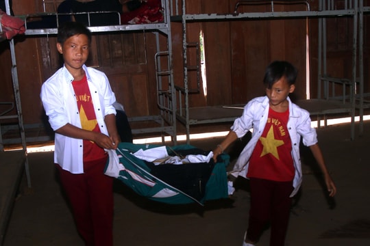 Học sinh vùng cao Nghệ An 'tự nguyện' tựu trường sớm