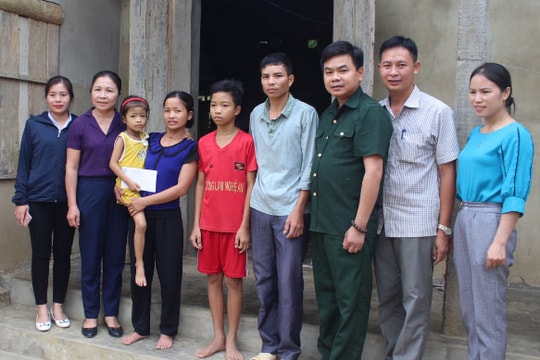 Hoạt động từ thiện, giúp đỡ người nghèo ở các địa phương 