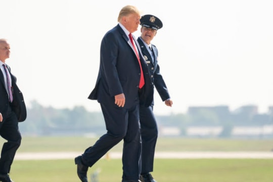 Giám đốc Cơ quan tình báo quốc gia Mỹ và mối quan hệ khó đoán định với Tổng thống Trump