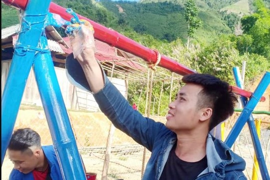 Bản làng vùng rẻo cao Tương Dương rộn ràng chuẩn bị năm học mới