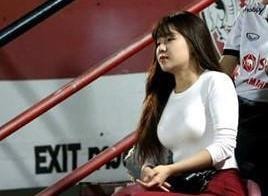  Mặc đồ bó sát, bạn gái Đặng Văn Lâm khoe body nóng bỏng