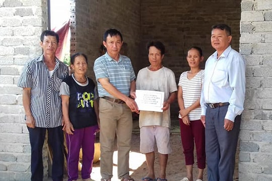 Hỗ trợ làm nhà ở cho hộ nghèo ở Quỳnh Lưu, Nghĩa Đàn