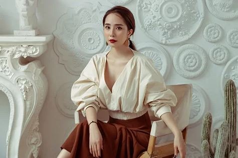 Nhã 'Về nhà đi con' gợi ý váy áo cho nàng công sở