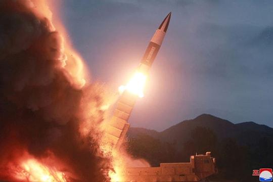 Triều Tiên từ chối đối thoại với Hàn Quốc; Mỹ ra lệnh bắt siêu tàu dầu Iran