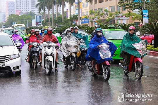Thời tiết 17/8: Nghệ An nhiều nơi có dông, khả năng xảy ra lốc, sét