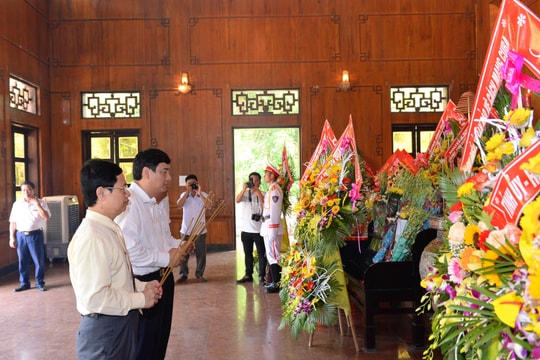 Trang trọng Lễ tưởng niệm 50 năm ngày mất Chủ tịch Hồ Chí Minh