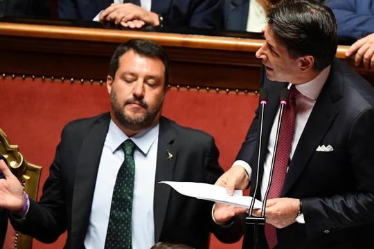 Chính trường Italy: 'Cái sảy nảy cái ung'