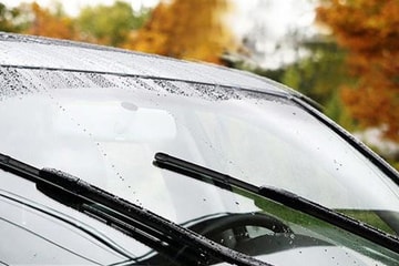 Mùa mưa bão, dùng gạt mưa cho ôtô thế nào cho hiệu quả?