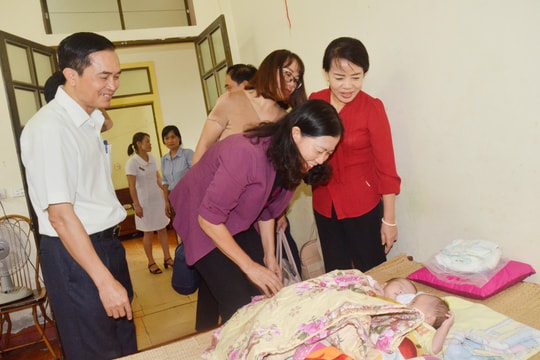 Chủ nhiệm Ủy ban Pháp luật Quốc hội: Cần quan tâm hỗ trợ các em nhỏ có hoàn cảnh khó khăn