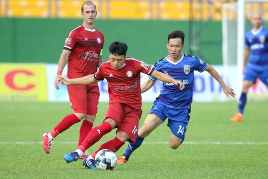 Đội bóng của chủ tịch Nguyễn Hữu Thắng mất 'nhạc trưởng' trong trận gặp SLNA