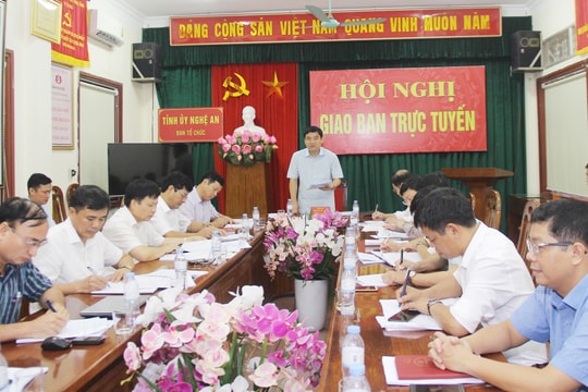 Bí thư Tỉnh ủy Nguyễn Đắc Vinh: Cần quan tâm đào tạo cán bộ trẻ, cán bộ nữ, cán bộ dân tộc thiểu số