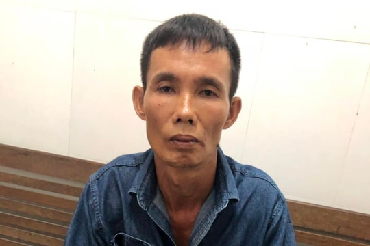 Đóng giả làm xe ôm, chở người phụ nữ ra đồng hiếp dâm, cướp tài sản 