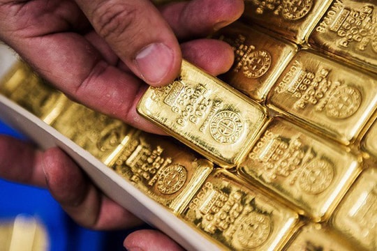 Giá vàng lên đỉnh 6 năm với 43 triệu đồng/lượng.
